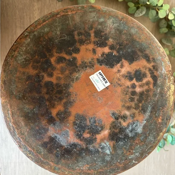 Beautiful Vintage copper IMAX cauldron made in Turkey.